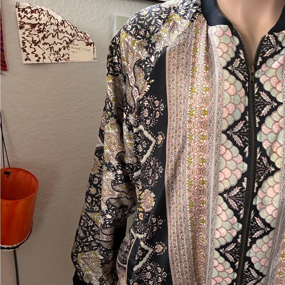 EARTHBOUND Black Bomber Jacket with Pink & Cream Paisley Print - Picture 2 of 3